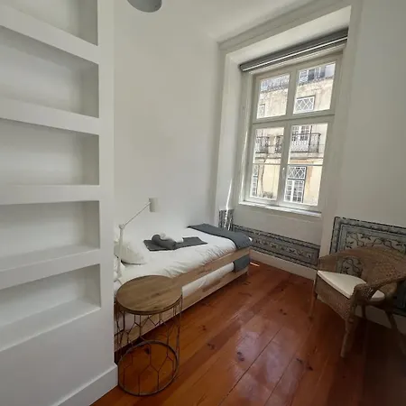 Alojamento de Acomodação e Pequeno-almoço Pensão Neves *